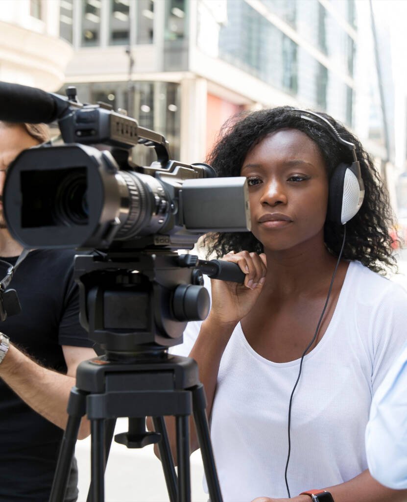 Production video Senegal 831x1024 - Création de Publicités Télévisées (TVC) et Radio de Haute Qualité